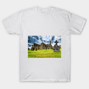 Clonmacnoise monastery ruins on the Shannon in Ireland T-Shirt